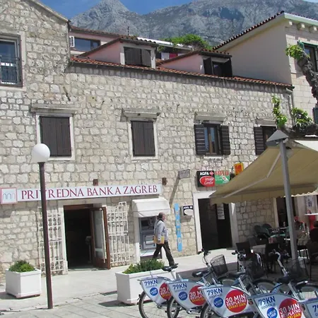 Daire Seafront Apt Riva