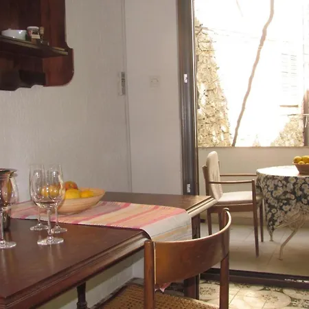Daire Seafront Apt Riva Makarska